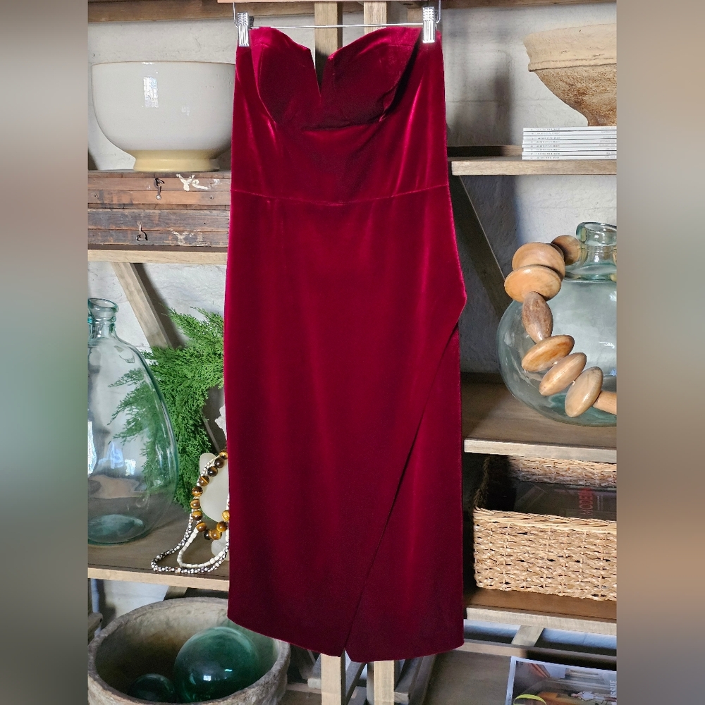 Yumi Kim Burgundy Velvet Allure Strapless Dress Bustier Bodice NWT Size L